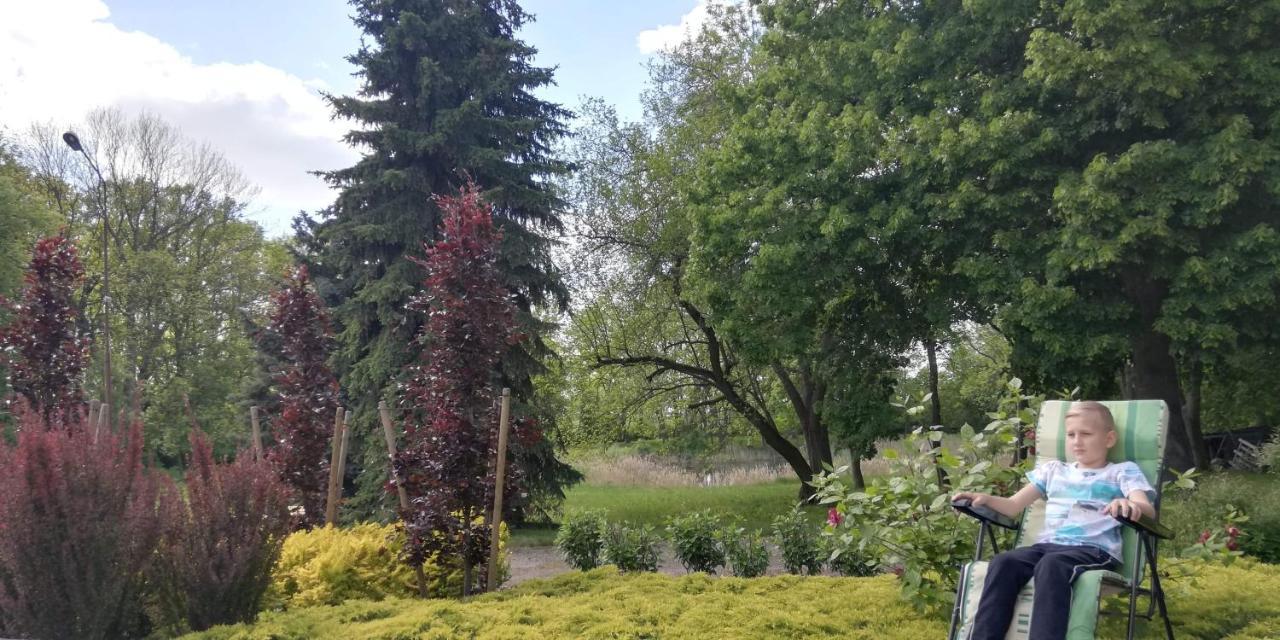 Dwor Komorowo Buitenkant foto