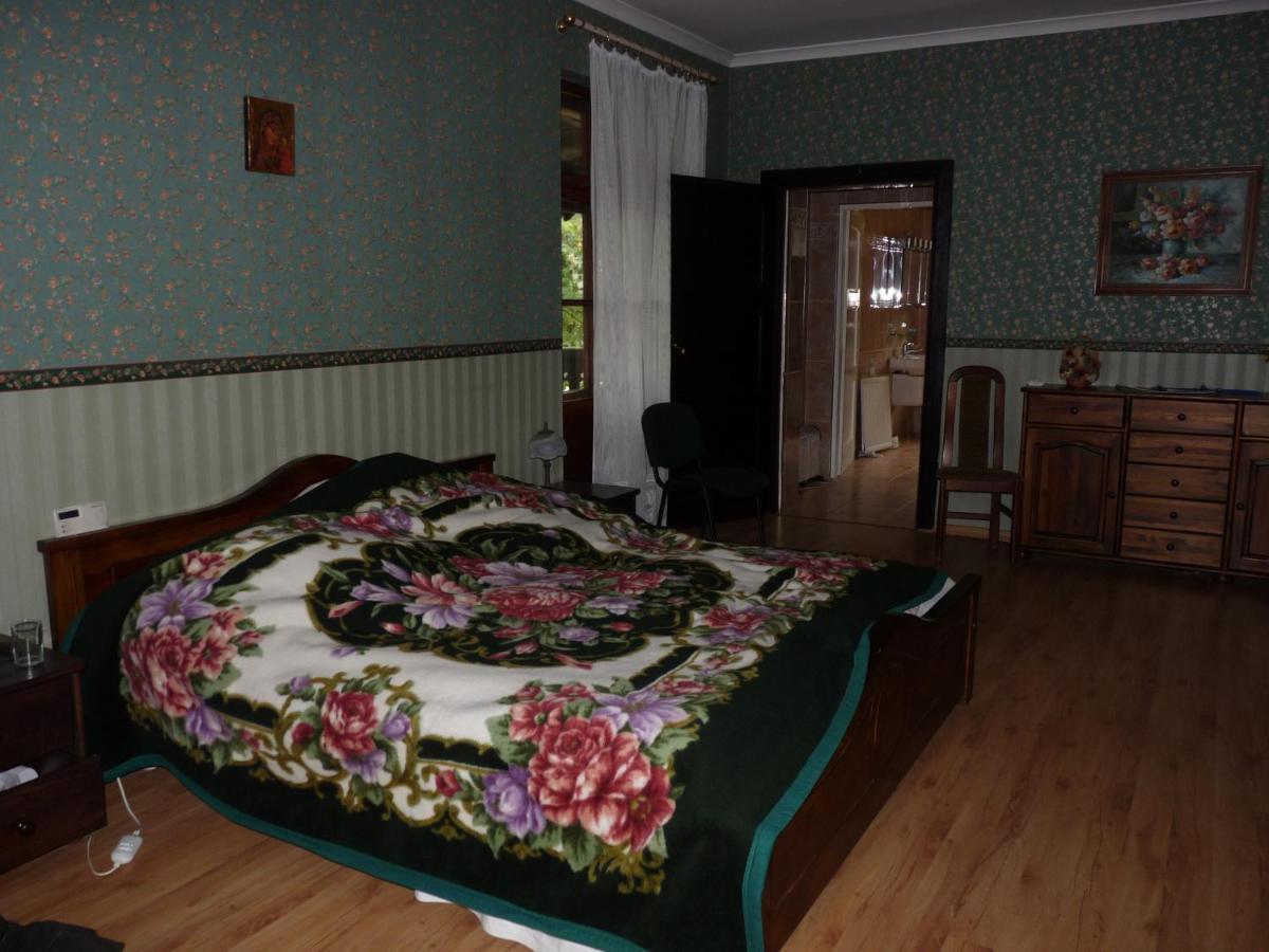 Dwor Komorowo Buitenkant foto